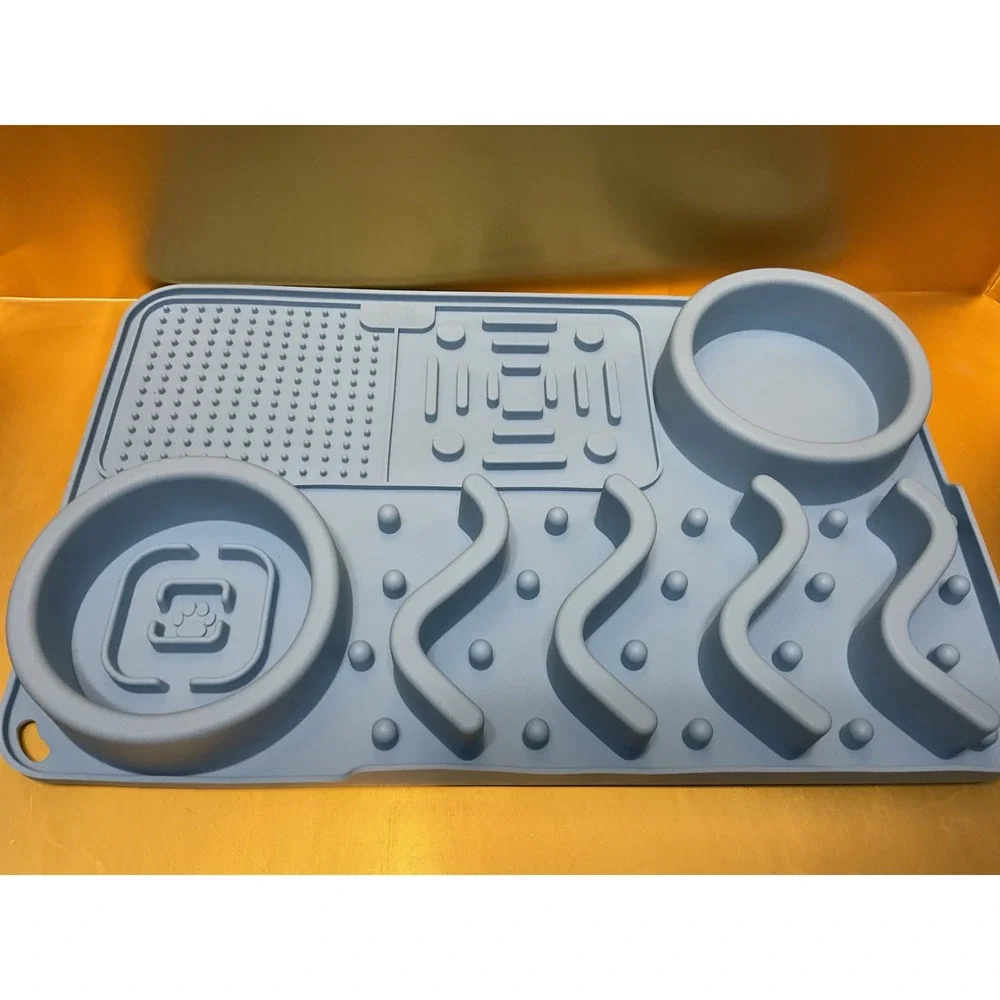 Silicone Slow Feeder Lick Mat for Dogs Cats Blue Suction Cup Anxiety Relief Mat